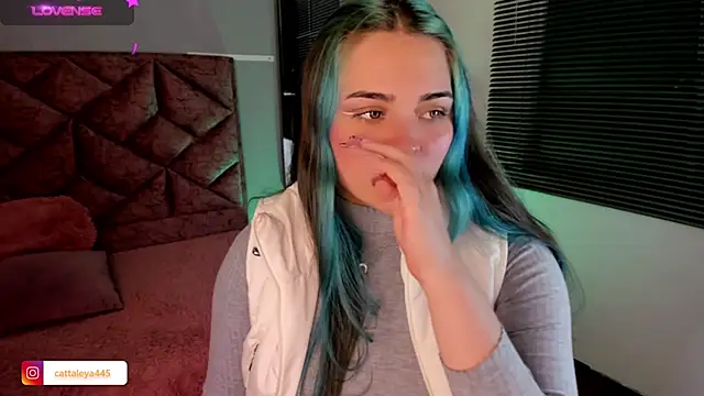 cattaleya    online show from 01/09/25, 04:08