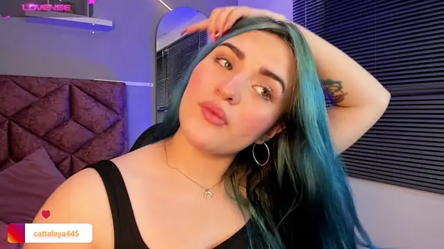 cattaleya    online show from 02/11/25, 04:01