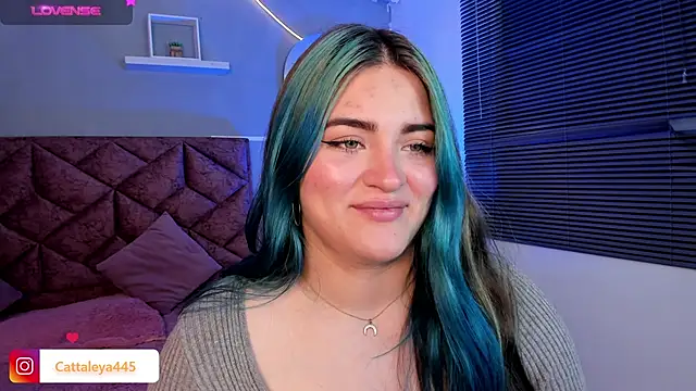 cattaleya    online show from 02/12/25, 03:18