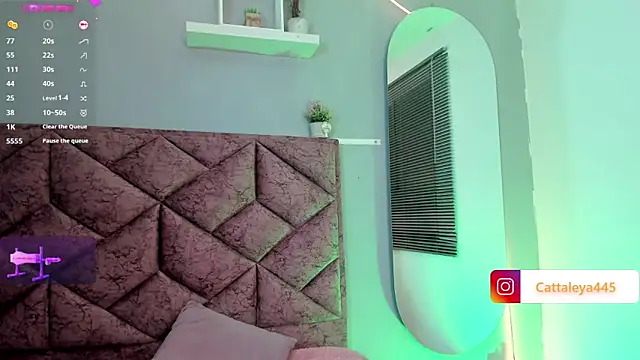 cattaleya    online show from 02/26/25, 06:37