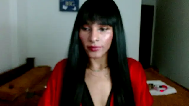 carolinemiller7 online show from 12/06/24, 08:15