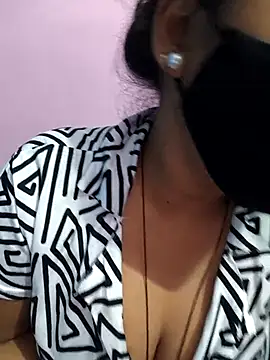 Snapshot of Samarya-78 chatting on 03/08/25, 04:06 Samarya-78 online show from 03/08/25, 04:06