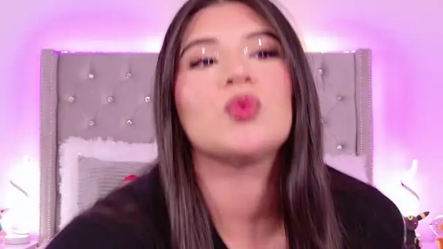 Snapshot of JuliaSUMMERS2022 chatting on 02/06/25, 12:54 JuliaSUMMERS2022 online show from 02/06/25, 12:54