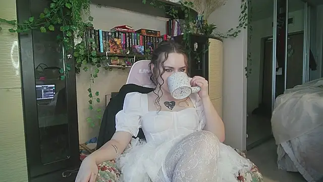 Aurora workerr online show from 05/30/26, 02:47