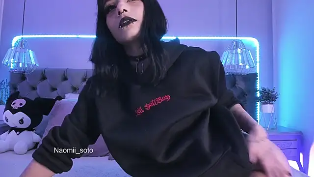 Snapshot of Naomii_Soto chatting on 01/22/25, 01:53 Naomii Soto online show from 01/22/25, 01:53