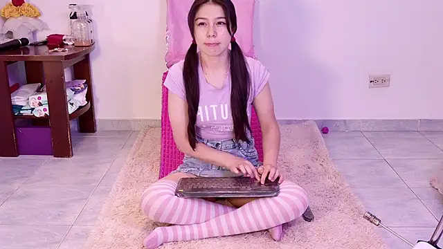 pink flower  online show from 09/23/25, 10:46