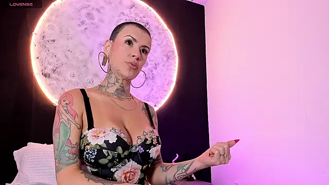 Snapshot of GinebraaFox_ chatting on 03/06/25, 02:29 GinebraaFox online show from 03/06/25, 02:29