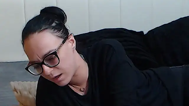 IzabelllNoir online show from 03/17/25, 09:33