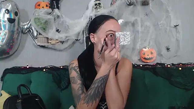 IzabelllNoir online show from 10/30/25, 12:06