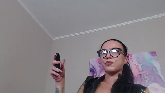 Snapshot of IzabelllNoir chatting on 07/19/26, 08:29 IzabelllNoir online show from 07/19/26, 08:29