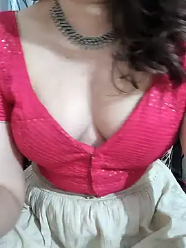 Brown Maxi online show from 03/02/25, 12:01