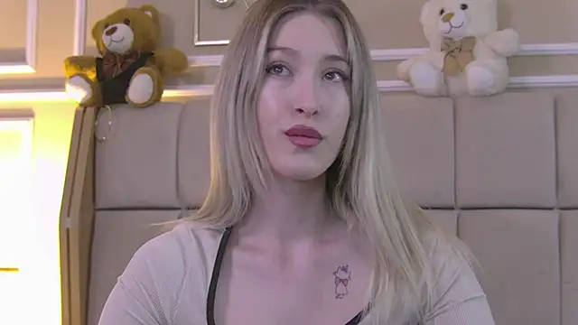 SerenaBennet online show from 04/29/26, 07:45