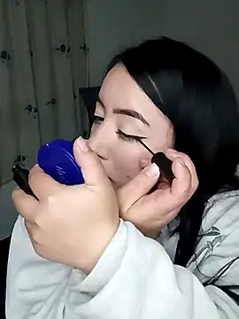 Snapshot of kirara_dirty chatting on 12/21/24, 04:30 kirara dirty online show from 12/21/24, 04:30