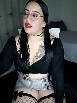 Snapshot of kirara_dirty chatting on 12/22/24, 04:17 kirara dirty online show from 12/22/24, 04:17