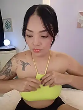 Sara LipsX online show from 04/12/26, 03:22