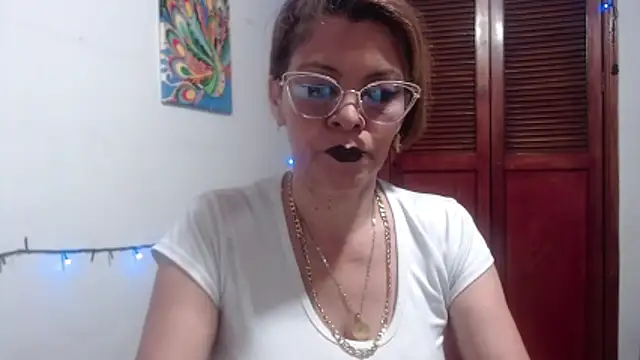 Snapshot of electra-mommy chatting on 07/04/26, 11:05 electra-mommy online show from 07/04/26, 11:05