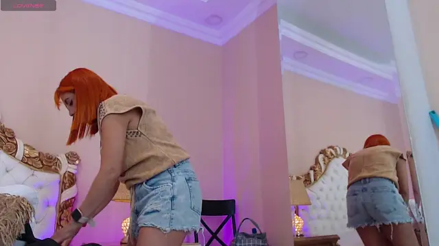 AdelinaVans online show from 10/06/25, 11:07