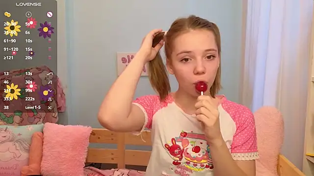 PrincessLittleKiki online show from 10/07/25, 07:16