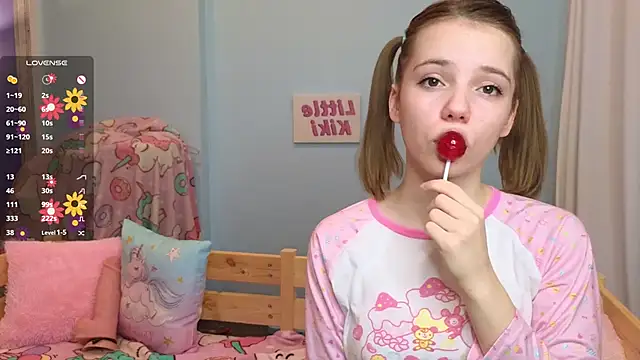 PrincessLittleKiki online show from 10/17/25, 07:11