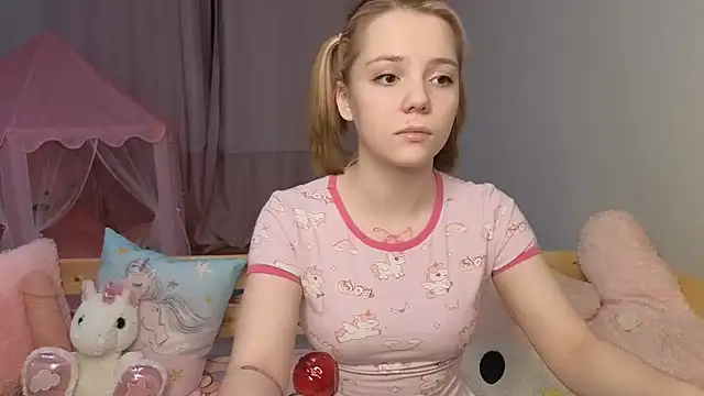 PrincessLittleKiki online show from 02/10/26, 09:41