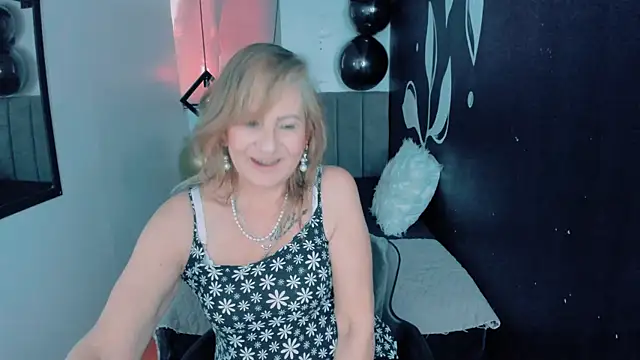 ScarletHoot  online show from 12/11/24, 06:09