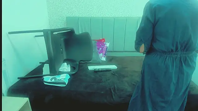 ScarletHoot  online show from 01/25/25, 06:02