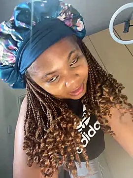 Snapshot of Bootyfulbarbiie chatting on 03/08/25, 08:22 Bootyfulbarbiie online show from 03/08/25, 08:22