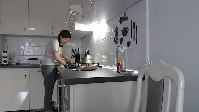  JustmeHere  online show from 11/15/25, 09:06