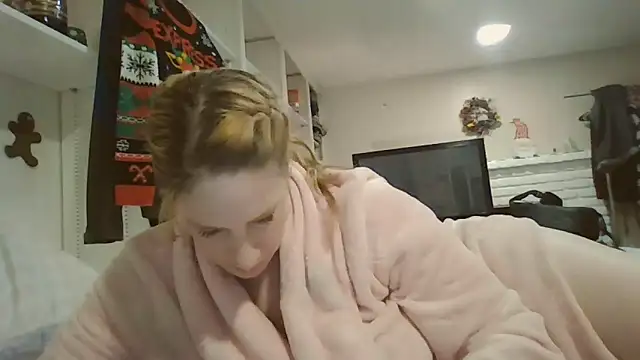 Snapshot of MsLG12301 chatting on 02/18/25, 01:54 MsLG12301 online show from 02/18/25, 01:54