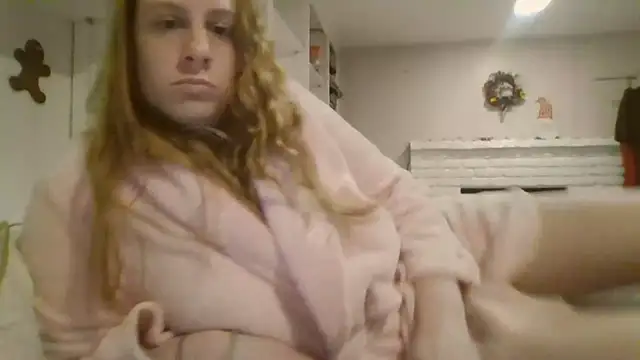 Snapshot of MsLG12301 chatting on 02/19/25, 04:11 MsLG12301 online show from 02/19/25, 04:11