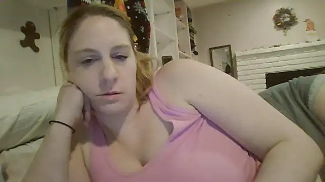 Snapshot of MsLG12301 chatting on 02/21/25, 12:49 MsLG12301 online show from 02/21/25, 12:49