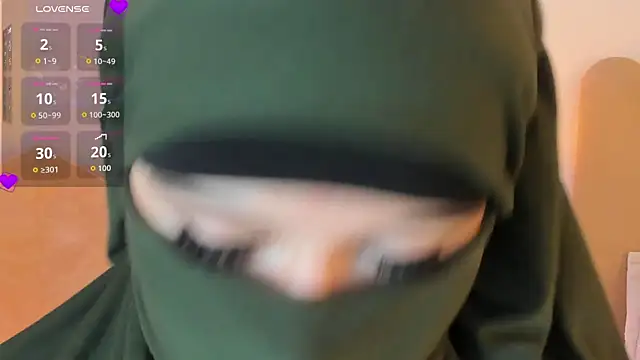 anna-henao online show from 09/15/25, 11:49