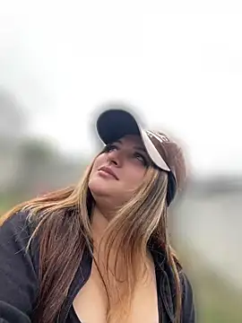 SweetPaige  online show from 04/16/26, 01:56