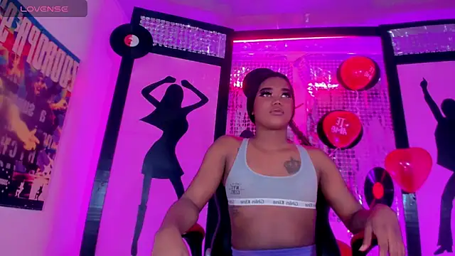 naomy  xx online show from 02/15/25, 04:45