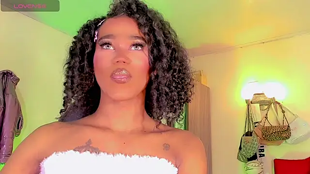 naomy  xx online show from 04/24/26, 03:09