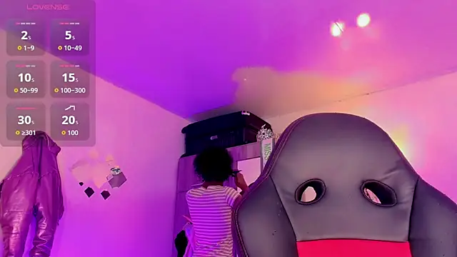 naomy  xx online show from 04/28/26, 03:22