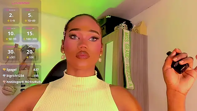 naomy  xx online show from 05/12/26, 09:01