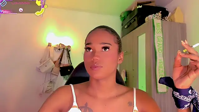 naomy  xx online show from 05/27/26, 11:13