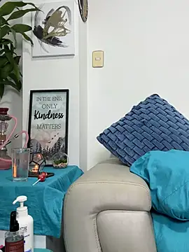 jamilaross online show from 02/12/25, 04:44