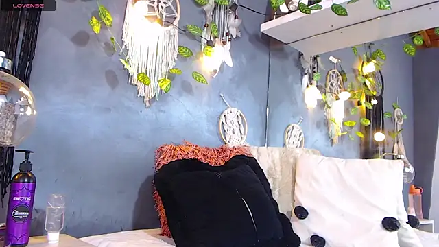 ItsVenuss online show from 12/20/24, 06:35