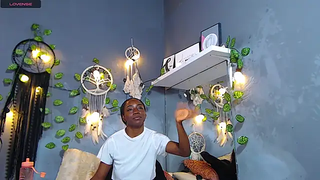 ItsVenuss online show from 02/25/25, 07:14