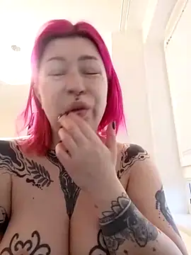 divine eve online show from 02/19/25, 02:34