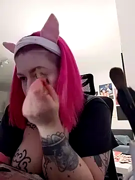 divine eve online show from 03/18/25, 10:26