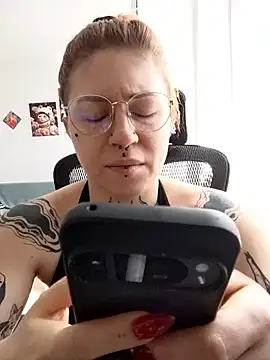 divine eve online show from 04/09/26, 10:09