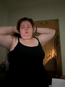 Snapshot of BBW2320 chatting on 11/17/25, 10:43 BBW2320 online show from 11/17/25, 10:43