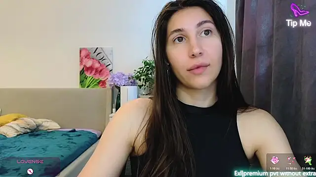 Snapshot of marrycolins chatting on 06/19/26, 03:00 marrycolins online show from 06/19/26, 03:00