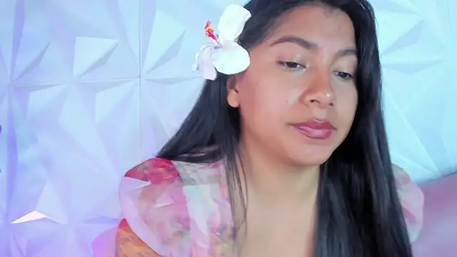 Snapshot of LinnaGardenia chatting on 02/06/25, 01:21 LinnaGardenia online show from 02/06/25, 01:21