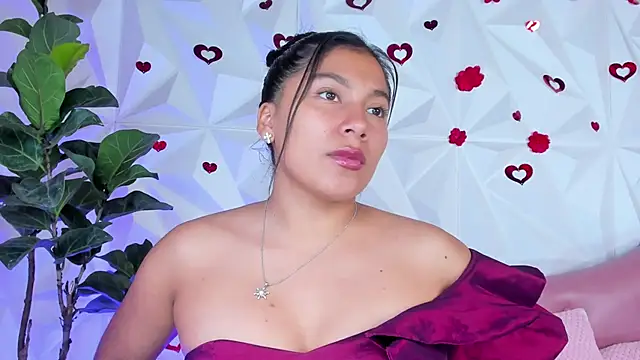 Snapshot of LinnaGardenia chatting on 03/15/25, 07:16 LinnaGardenia online show from 03/15/25, 07:16