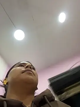 LinnaGardenia online show from 02/07/26, 02:37