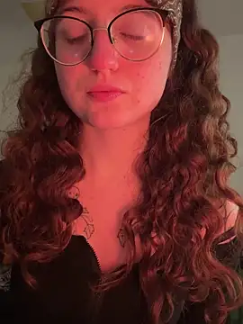 Snapshot of _foxygirl_ chatting on 12/04/24, 09:24 foxygirl online show from 12/04/24, 09:24